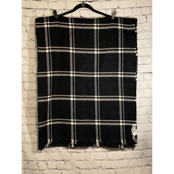Old Navy Wrap/Cape One Size Black and White Plaid NWT - Picture 4 of 8